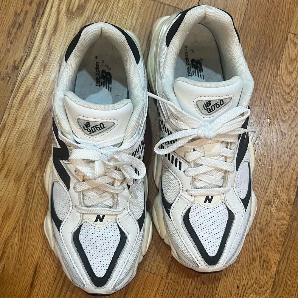 New Balance White and Black 9060 - Picture 2 of 6